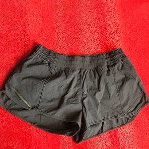 Lululemon hotty hot black shorts